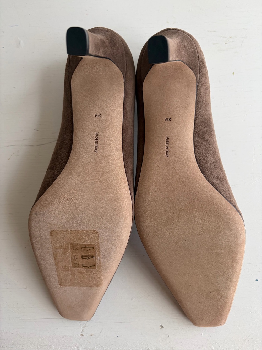 The Row Suede Square-Toe Pumps – Goatskin Suede – Made in Italy - Picture 6 of 11